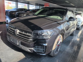 大众 途锐 2022款 3.0TSI 锐享版 曜黑运动套装