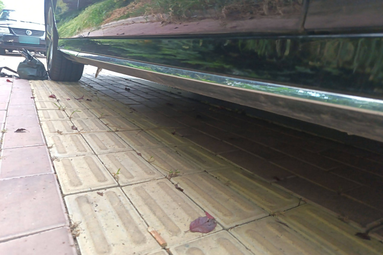 奔驰E级 2016款 E 200 L 运动型局部细节9001