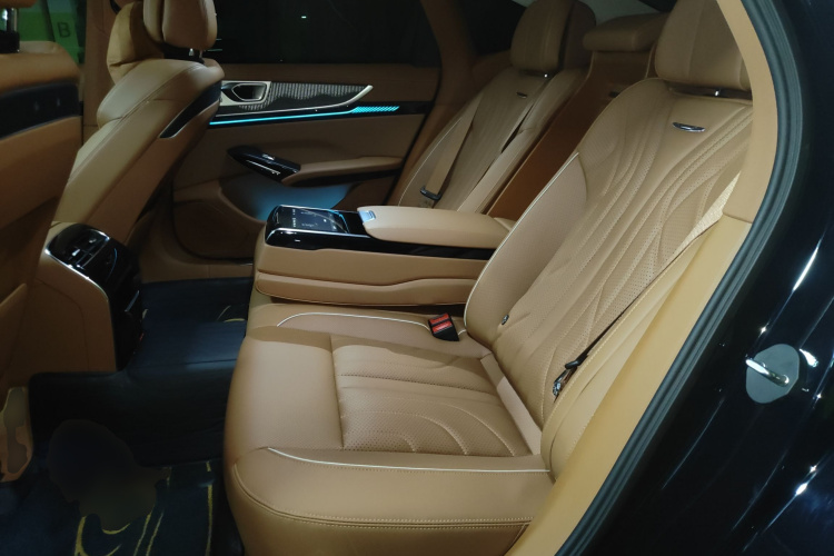 红旗H9 2025款 2.0T 两驱旗享豪华商务版 5座中控内饰21