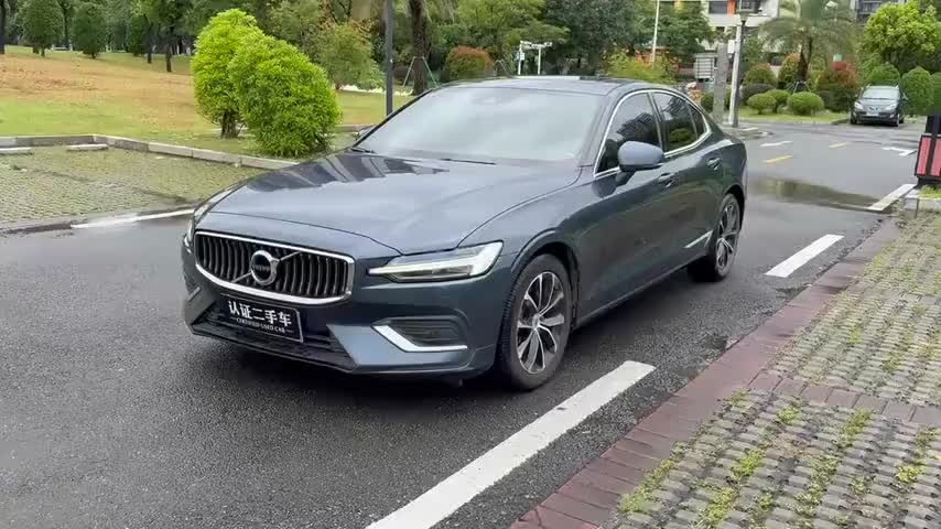 沃尔沃S60 2022款 B4 智逸豪华版实拍1