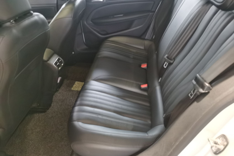 标致408 2019款 360THP 自动豪华版 国VI中控内饰21