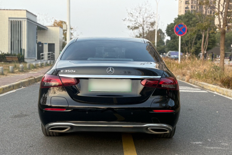 奔驰E级新能源 2022款 E 350 e L 插电式混合动力轿车车身外观6007