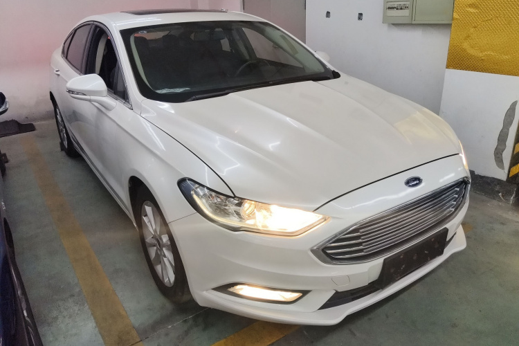 福特 蒙迪欧 2018款 EcoBoost 180 时尚型车身外观3