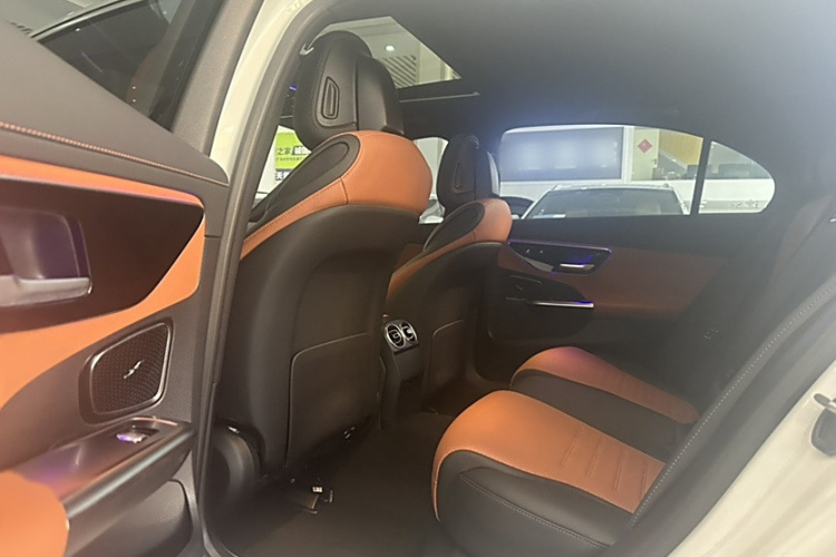 奔驰C级 2024款 C 200 L 运动版中控内饰7004