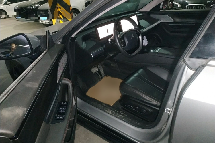 小鹏P7 2022款 670N+中控内饰7003