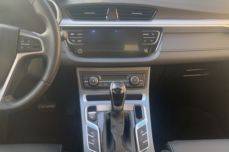 吉利汽车 帝豪 2018款 1.5L CVT尊贵型中控内饰7004