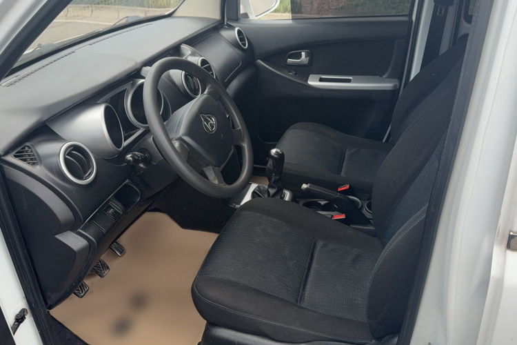 长安凯程 欧诺S 2014款 1.5L基本型中控内饰7001