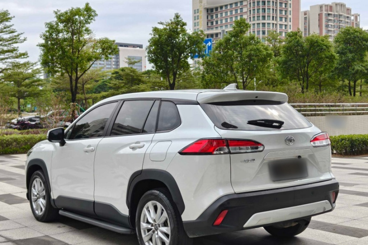 丰田 卡罗拉锐放 2022款 2.0L 先锋版车身外观6006