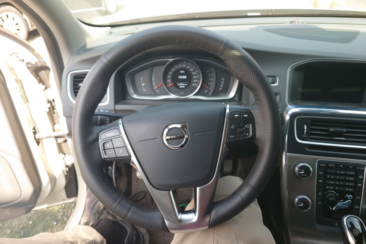 沃尔沃S60 2019款 S60L 改款 T5 智进进阶版中控内饰13