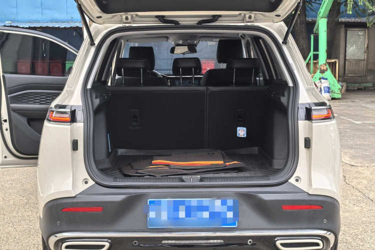 五菱汽车 五菱星云 2023款 2.0L DHT 旗舰版车身外观6011