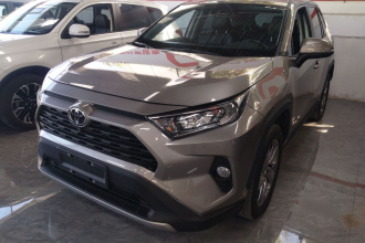 丰田 RAV4荣放 2021款 2.0L CVT两驱风尚PLUS版