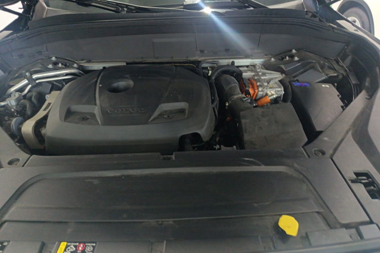 沃尔沃XC90新能源 2022款 改款 E驱混动 T8 智尊豪华版 7座机舱底盘24