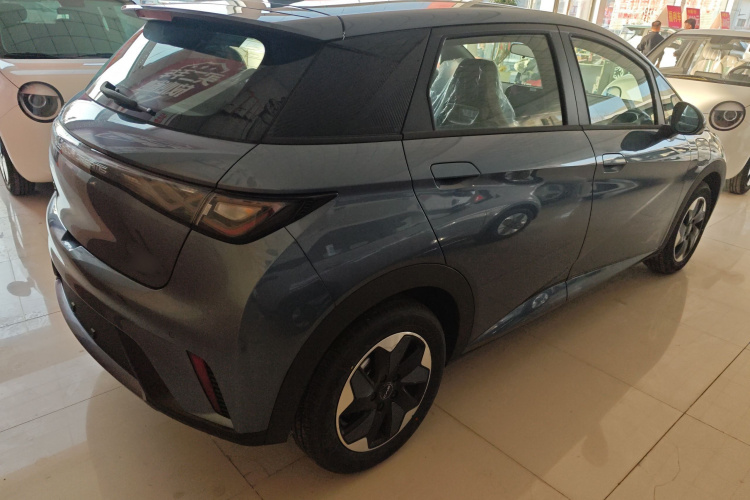 比亚迪 海豚 2025款 420km 自由版车身外观7