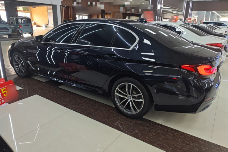 宝马5系 2022款 改款 525Li M运动套装车身外观4