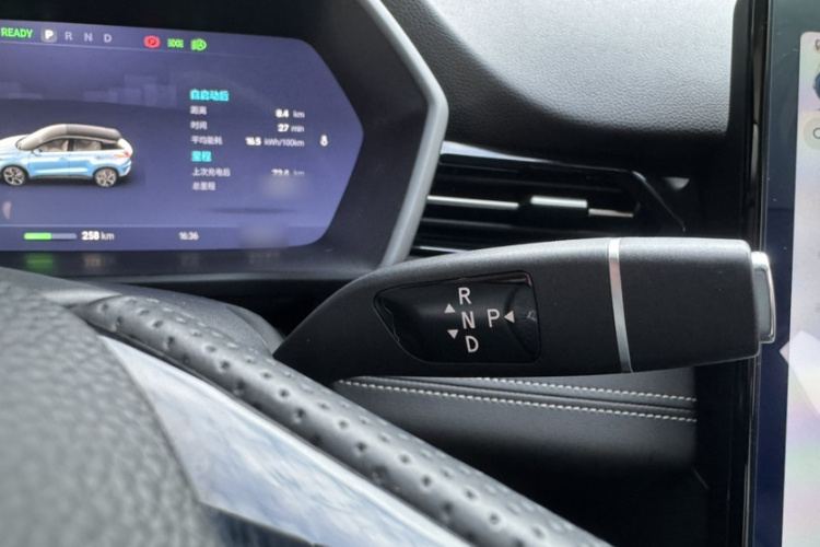 小鹏G3 2020款 520i 智享版中控内饰7011