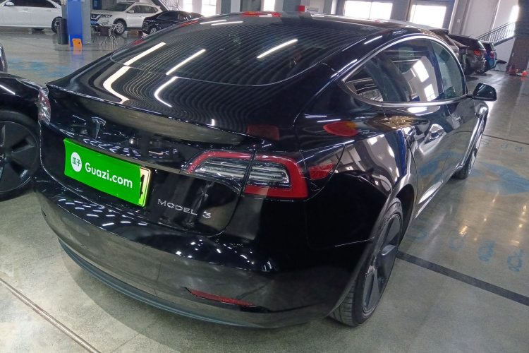 特斯拉 Model 3 2021款 标准续航后驱升级版 3D6车身外观6005