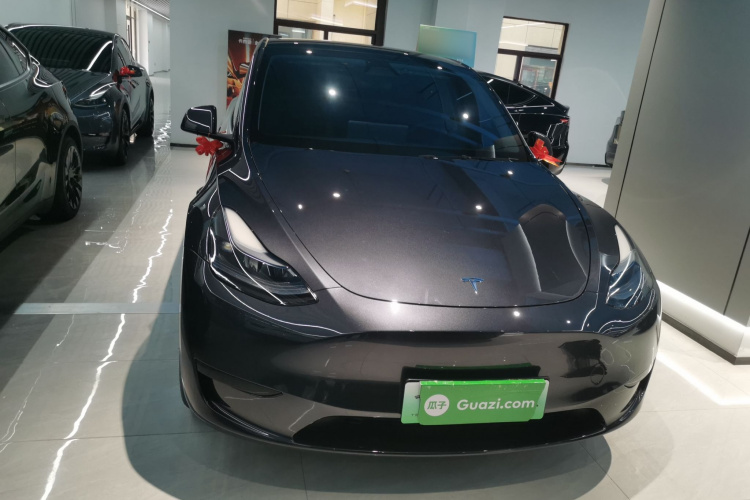 特斯拉 Model Y 2024款 后轮驱动版车身外观2