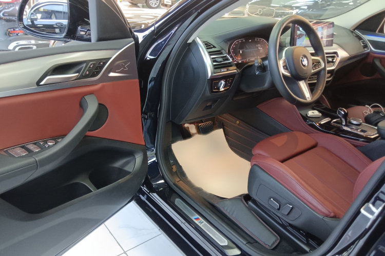 宝马X4 2022款 xDrive 30i M运动套装中控内饰7003