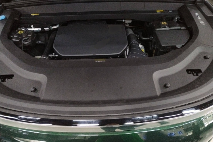 理想汽车 理想L9 2024款 Ultra机舱底盘24