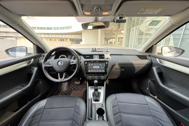 斯柯达 明锐 2018款 1.6L 自动豪华版中控内饰7004