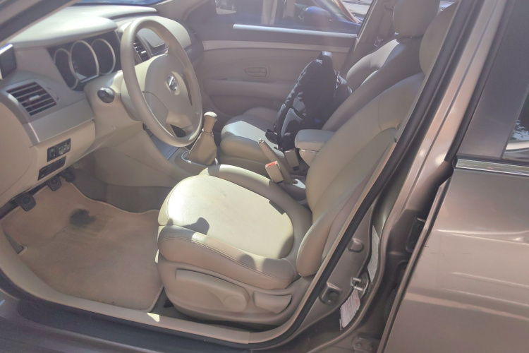 日产 轩逸 2016款 经典 1.6XE 手动领先版局部细节19