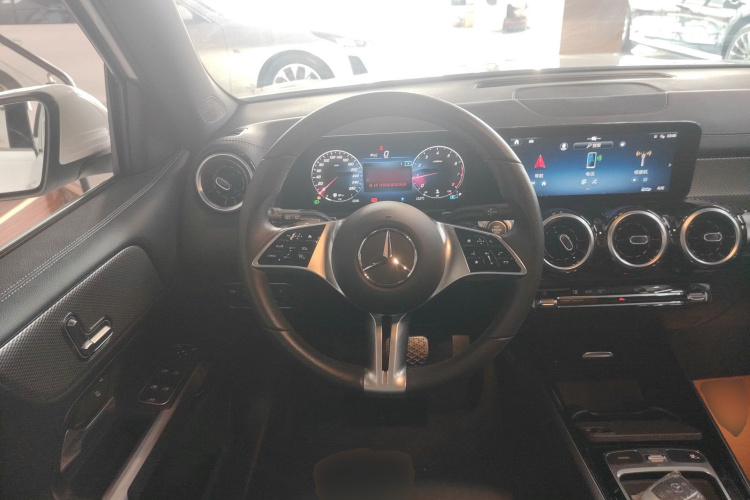 奔驰GLB 2024款 GLB 200 动感型局部细节13