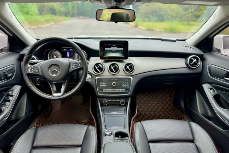奔驰GLA 2016款 GLA 200 动感型中控内饰7002