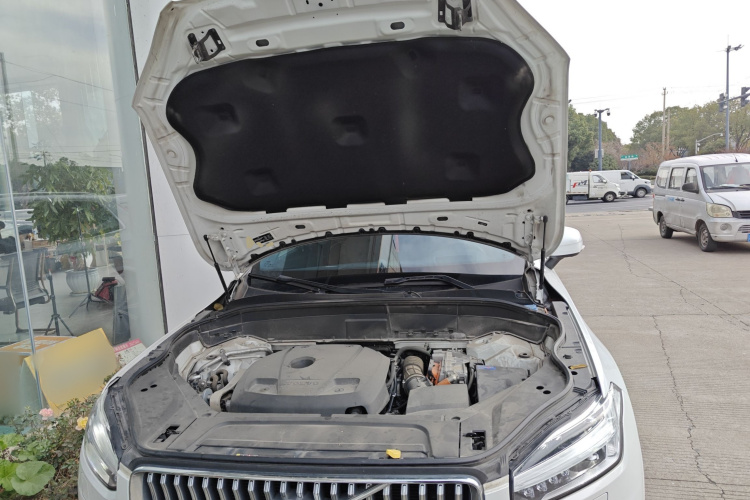 沃尔沃XC90新能源 2021款 E驱混动 T8 智尊豪华版 7座机舱底盘24