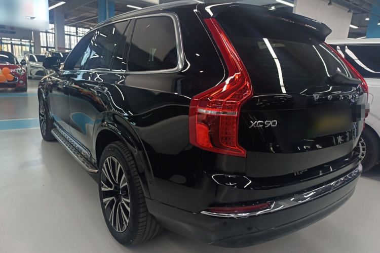 沃尔沃XC90新能源 2022款 改款 E驱混动 T8 智尊豪华版 7座车身外观4