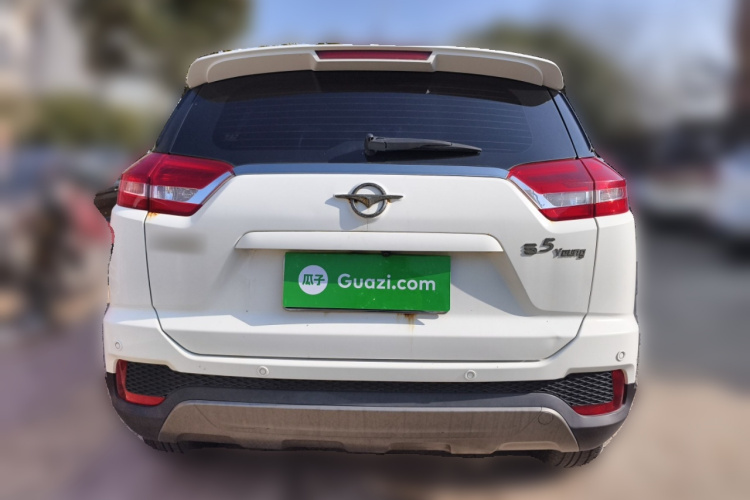 海马S5青春版 2018款 1.6L 手动精英型车身外观6