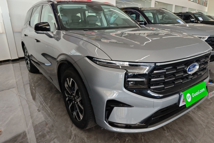 福特 2025款 锐界L 2.0T EcoBoost E混动四驱七座至尊型车身外观3