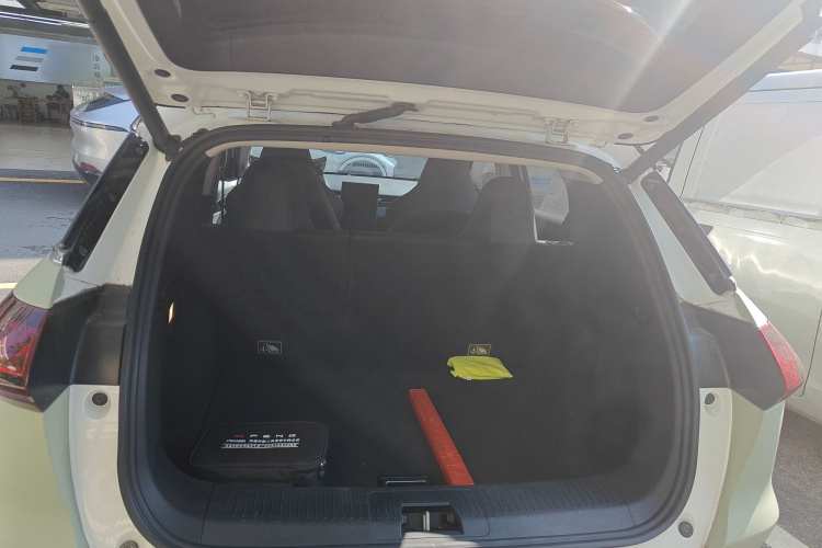 小鹏G3 2020款 520i 智享版机舱底盘23