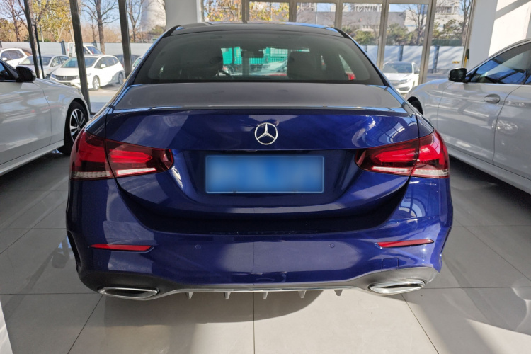 奔驰A级 2020款 改款 A 200 L 运动轿车时尚型车身外观6