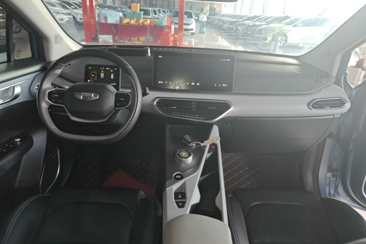 吉利几何C 2020款 优选续航版 400KM C+ Pro中控内饰12