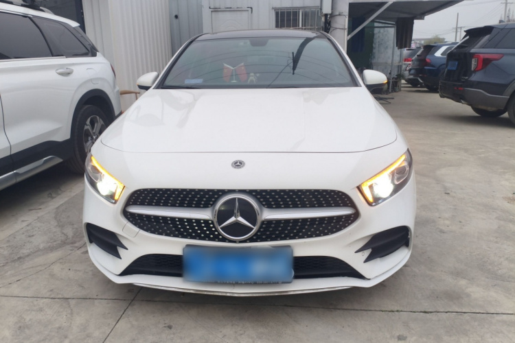 奔驰A级 2020款 改款二 A 180 L 运动轿车车身外观6001