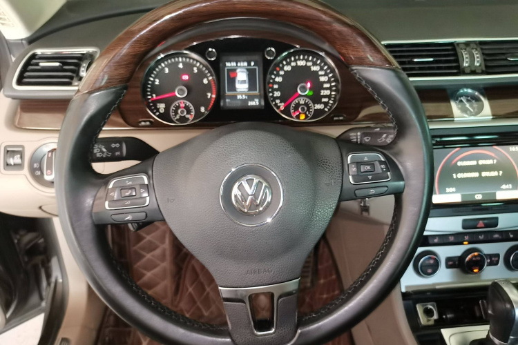 大众 迈腾 2015款 1.8TSI 尊贵型局部细节13