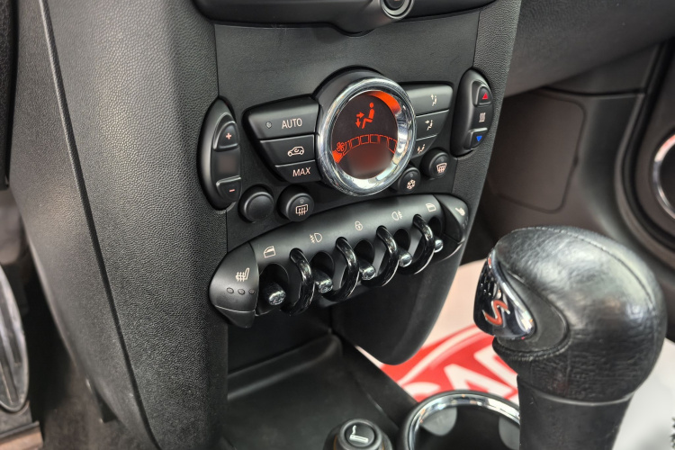 MINI 2011款 1.6T COOPER S局部细节16