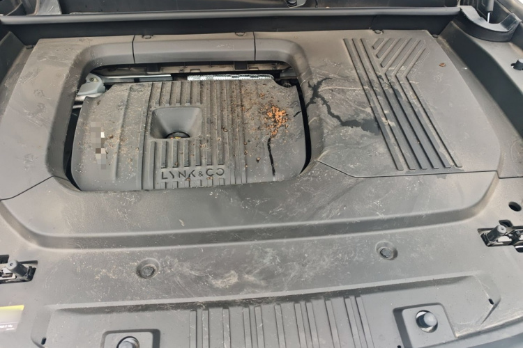 领克09 EM-P 2024款 2.0TD EM-P 四驱ULTRA 六座局部细节24