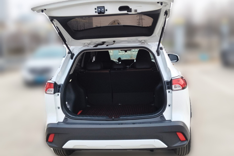 丰田 卡罗拉锐放 2023款 2.0L 精英版中控内饰23