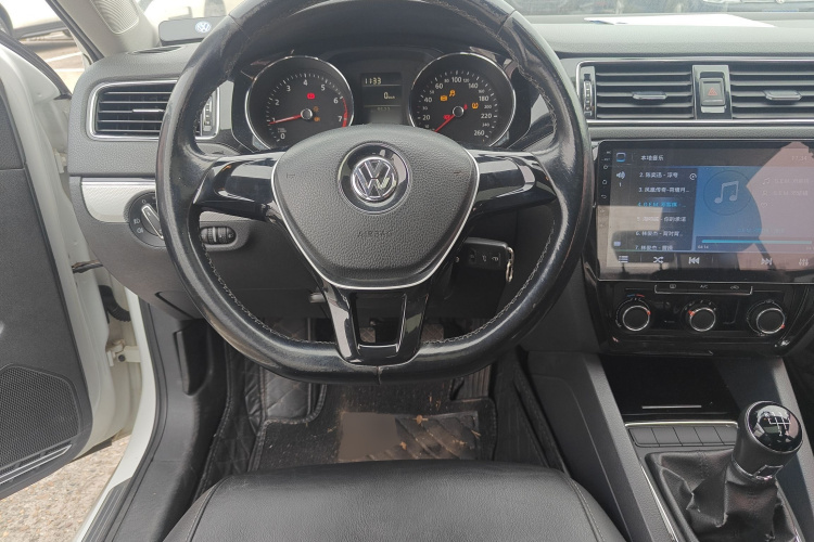 大众 速腾 2015款 1.6L 手动舒适型中控内饰13