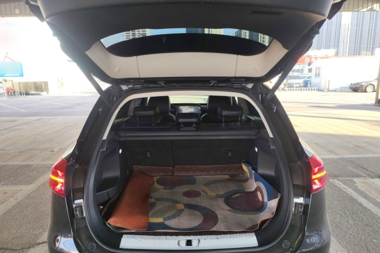 红旗HS5 2022款 改款 2.0T 智联旗享四驱版机舱底盘23