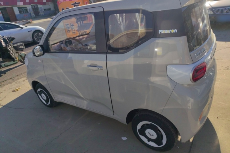 五菱汽车 宏光MINIEV 2024款 第三代 215km 青春版车身外观4