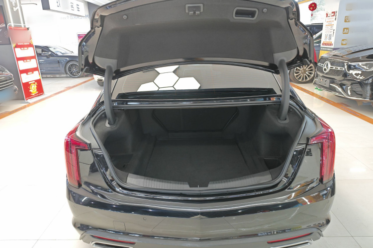 凯迪拉克CT5 2023款 28T 豪华型（标准版）中控内饰7005