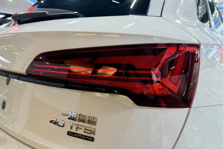 奥迪Q5L 2024款 40 TFSI 豪华动感型车身外观6006