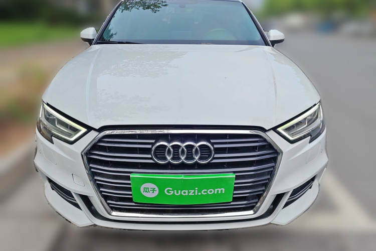 奥迪A3 2018款 30周年年型 Limousine 35 TFSI 运动型车身外观2