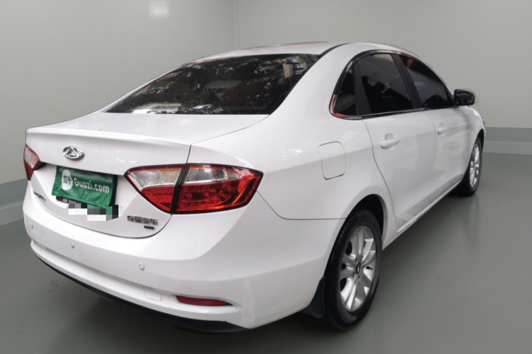 奇瑞 艾瑞泽7 2015款 1.6L CVT致领版车身外观7