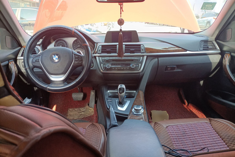 宝马3系 2014款 320Li 豪华设计套装中控内饰12