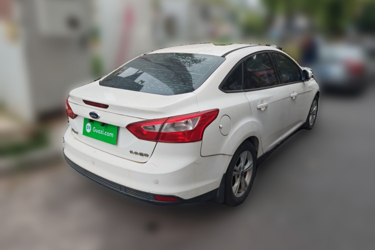 福特 福克斯 2012款 三厢 1.6L 自动风尚型车身外观6005