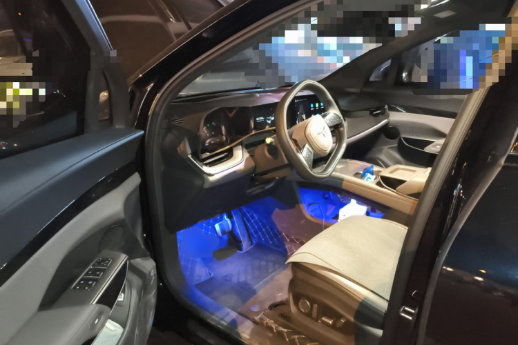 红旗天工08 2025款 565四驱先锋版中控内饰20