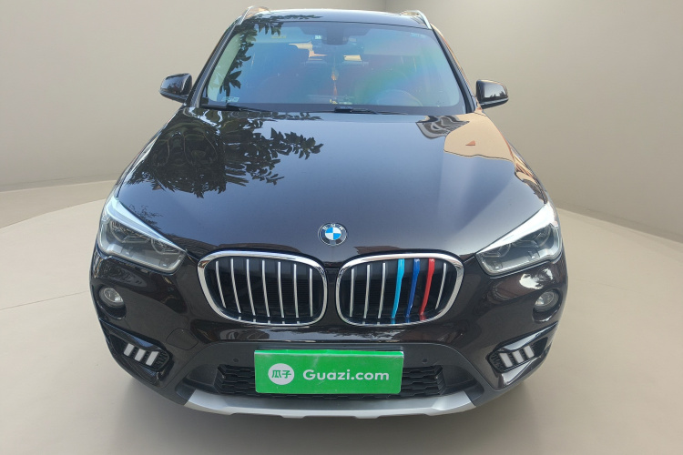 宝马X1 2018款 xDrive20Li 尊享型车身外观2